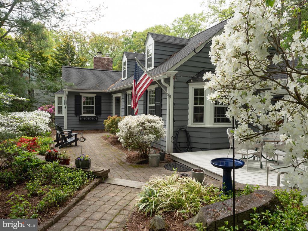 646 BEECHWOOD DRIVE