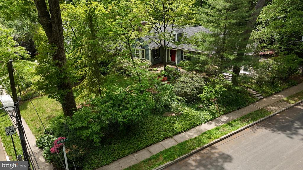 646 BEECHWOOD DRIVE