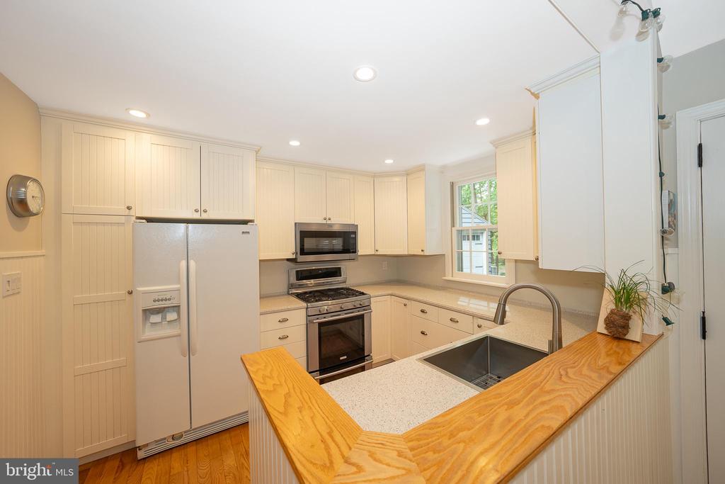 646 BEECHWOOD DRIVE