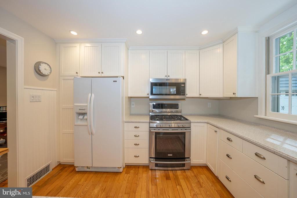 646 BEECHWOOD DRIVE