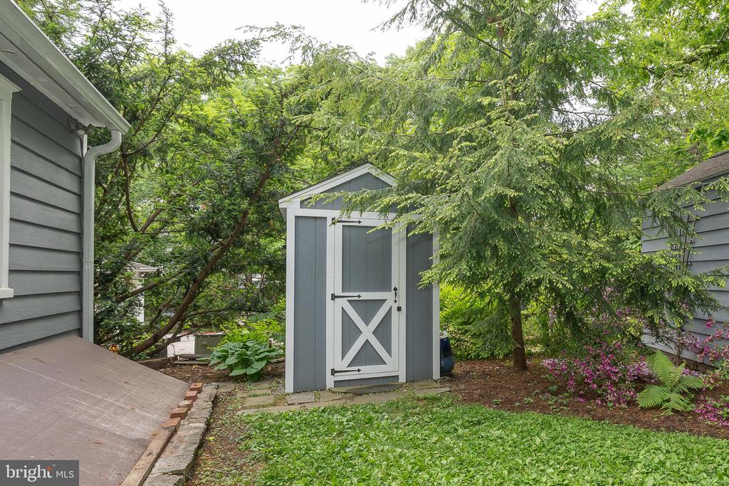 646 BEECHWOOD DRIVE