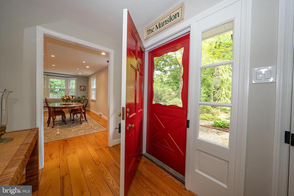 646 BEECHWOOD DRIVE