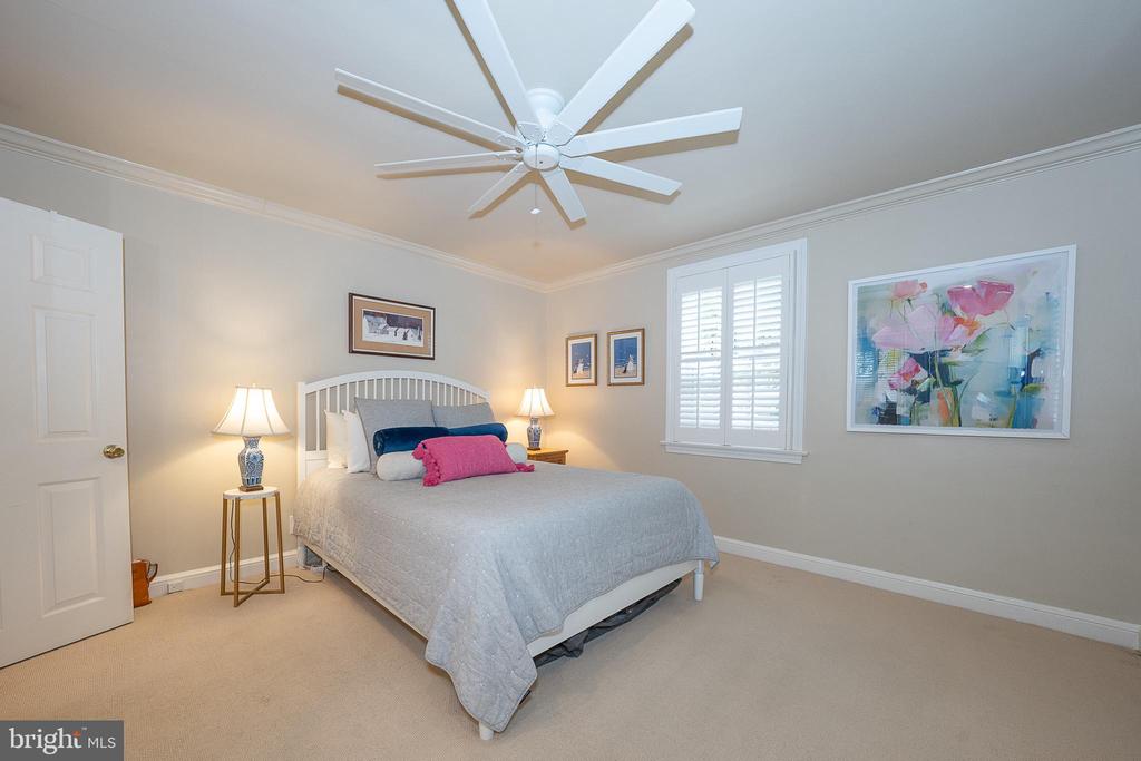 646 BEECHWOOD DRIVE