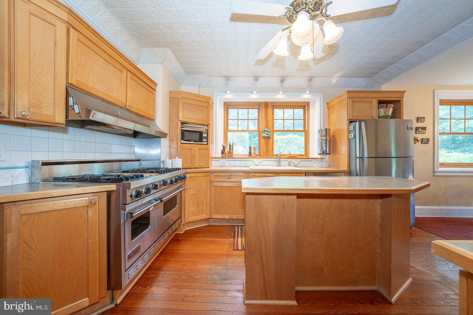 47 E WYNNEWOOD ROAD