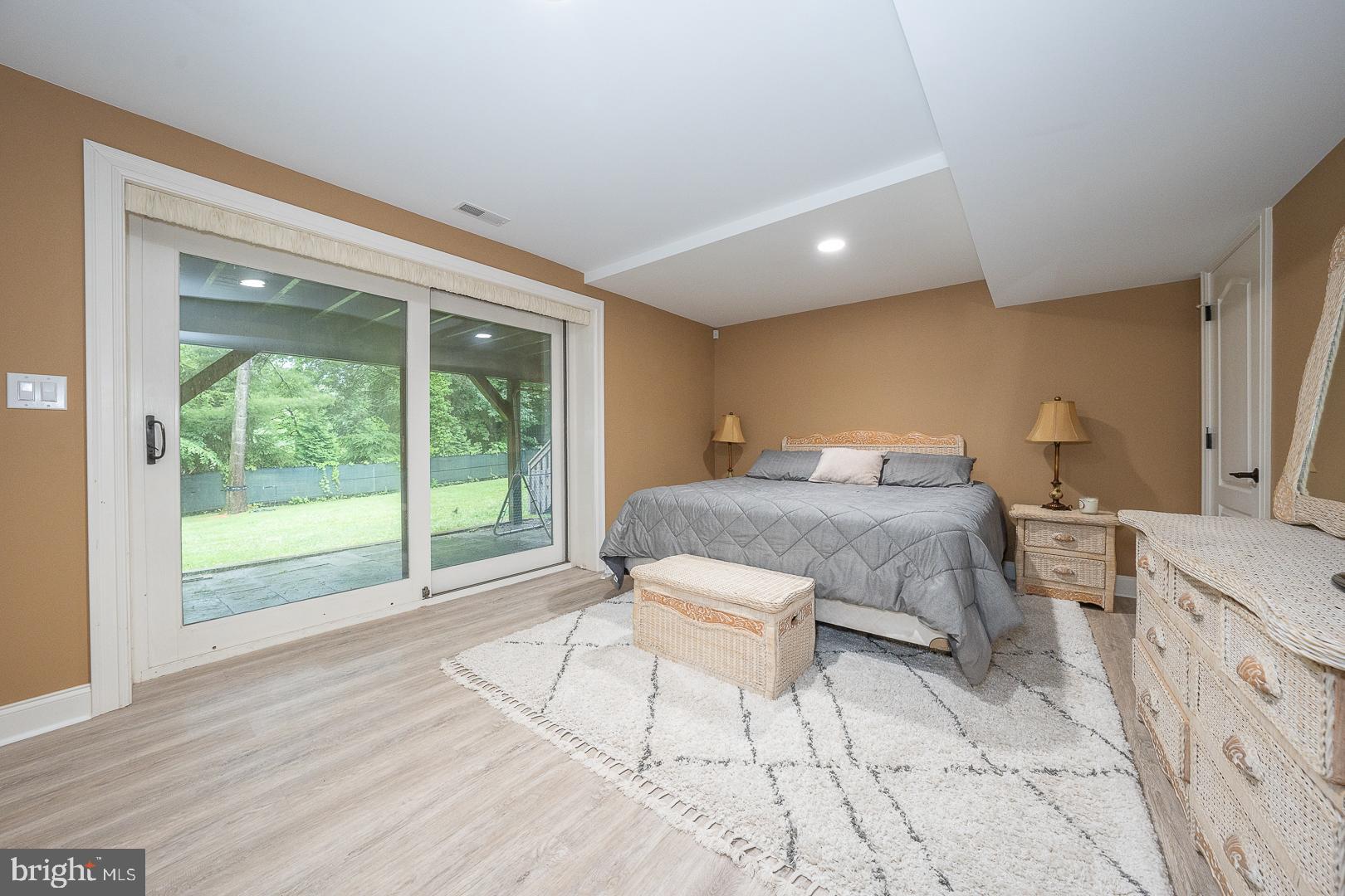 899 Black Rock Road
