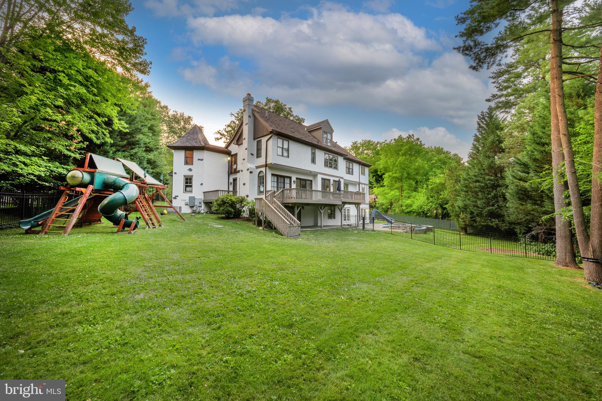 899 Black Rock Road