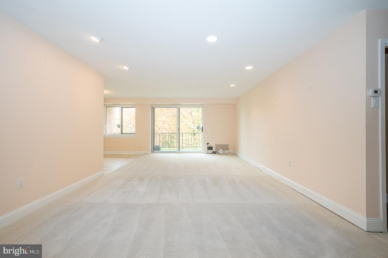 1637 Oakwood DRIVE Unit: CONDO 218
