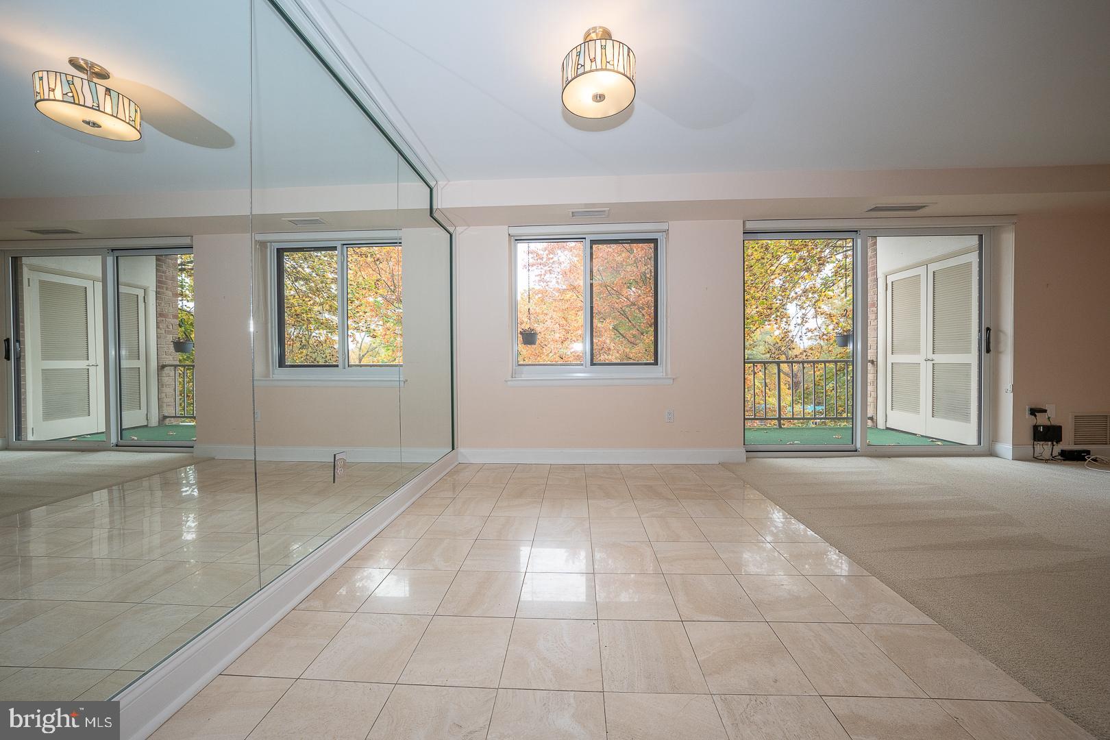1637 Oakwood DRIVE Unit: CONDO 218