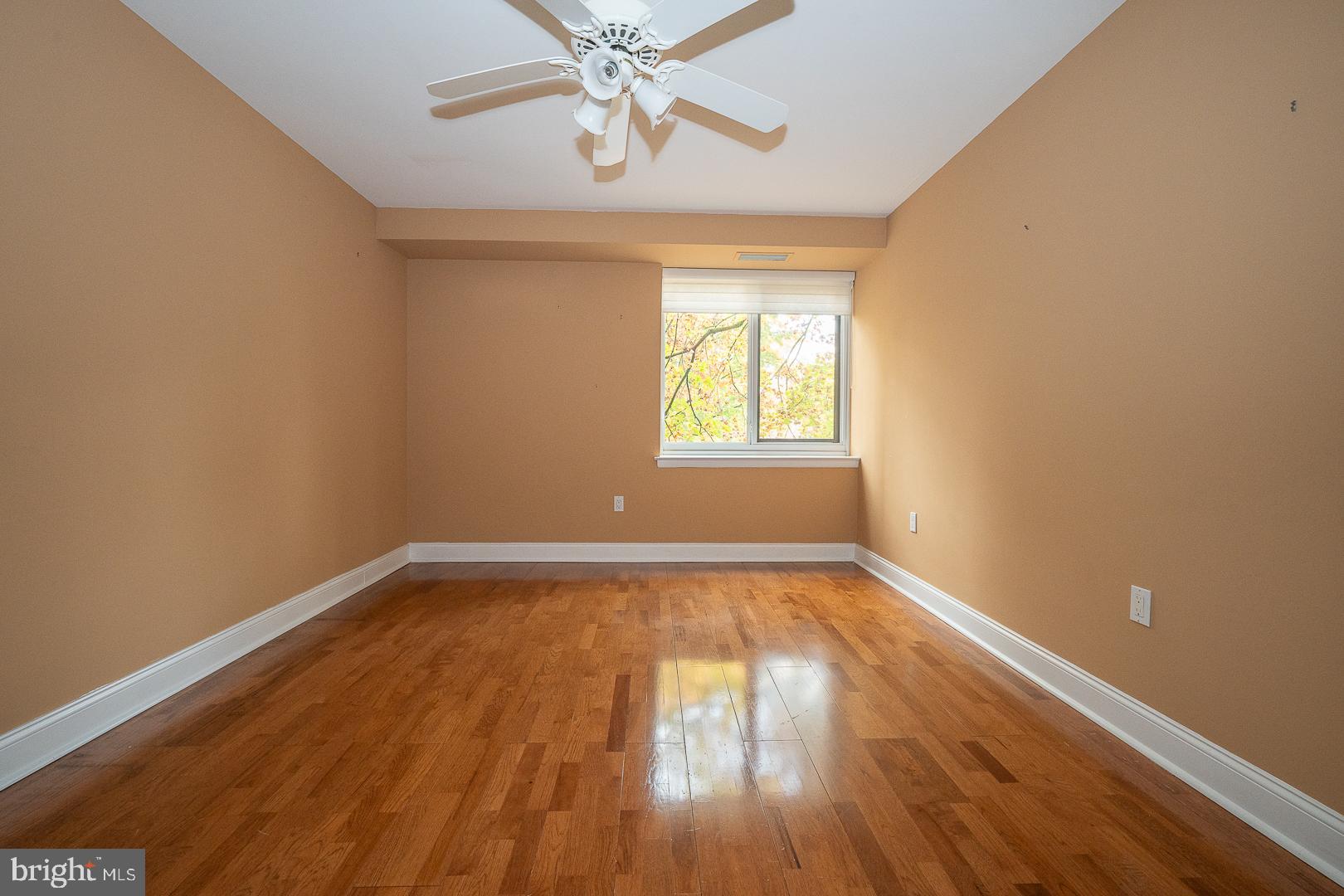 1637 Oakwood DRIVE Unit: CONDO 218