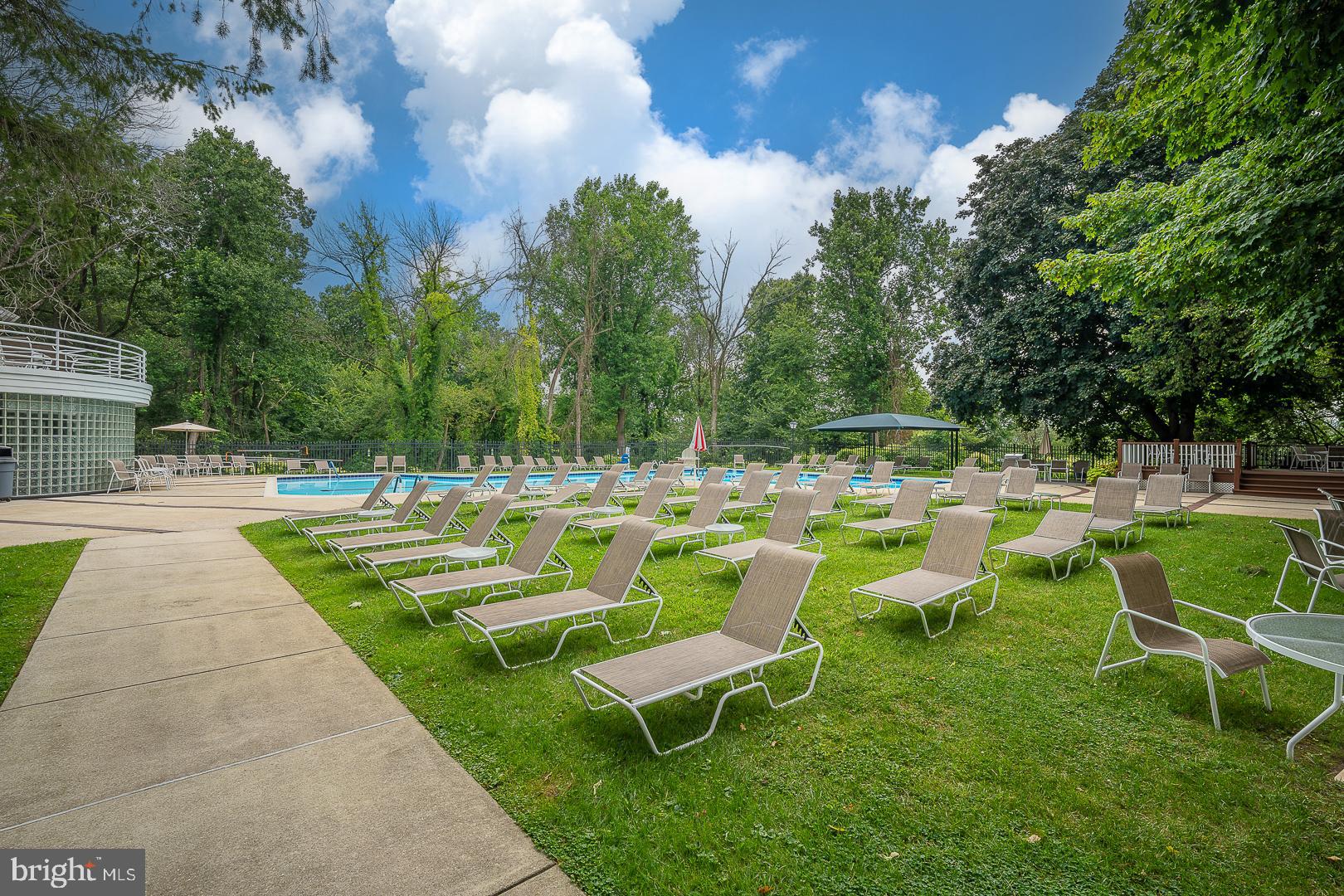 1637 Oakwood DRIVE Unit: CONDO 218
