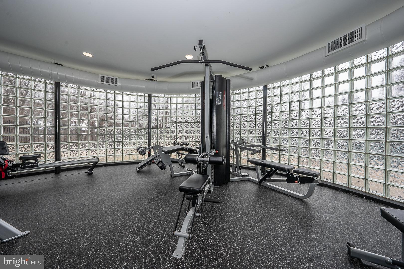 1637 Oakwood DRIVE Unit: CONDO 218