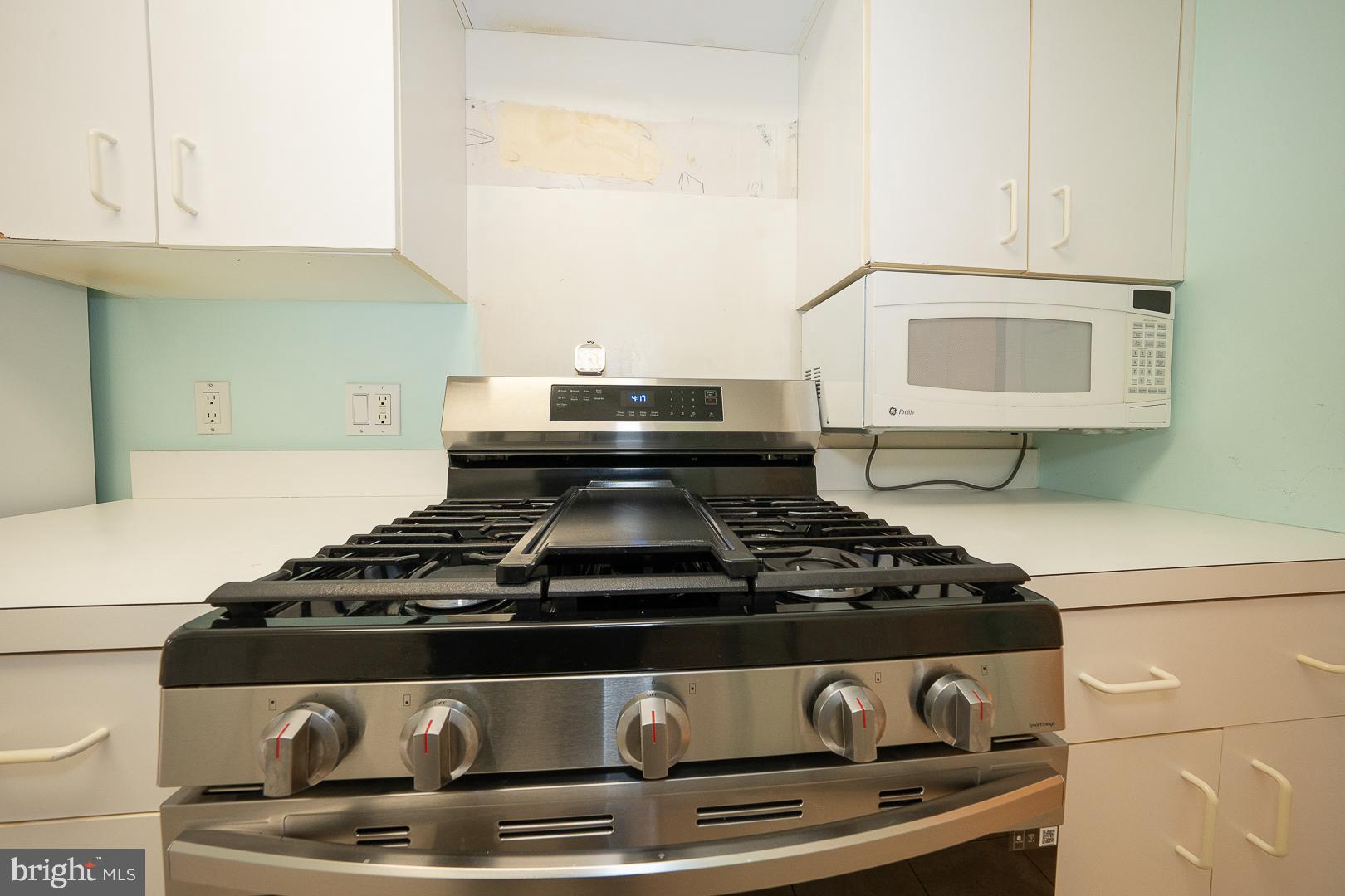 1637 Oakwood DRIVE Unit: CONDO 218