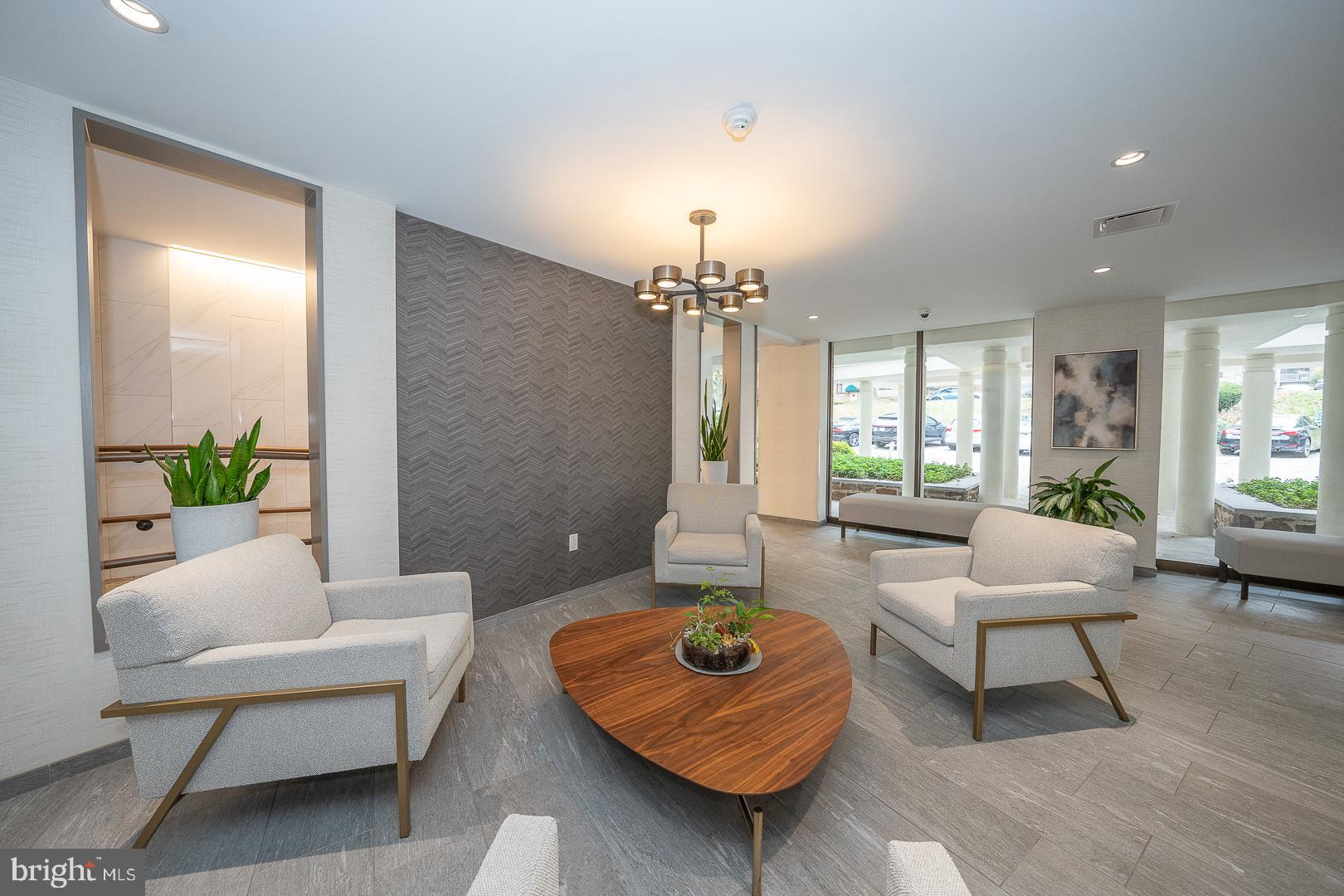 1637 Oakwood DRIVE Unit: CONDO 218