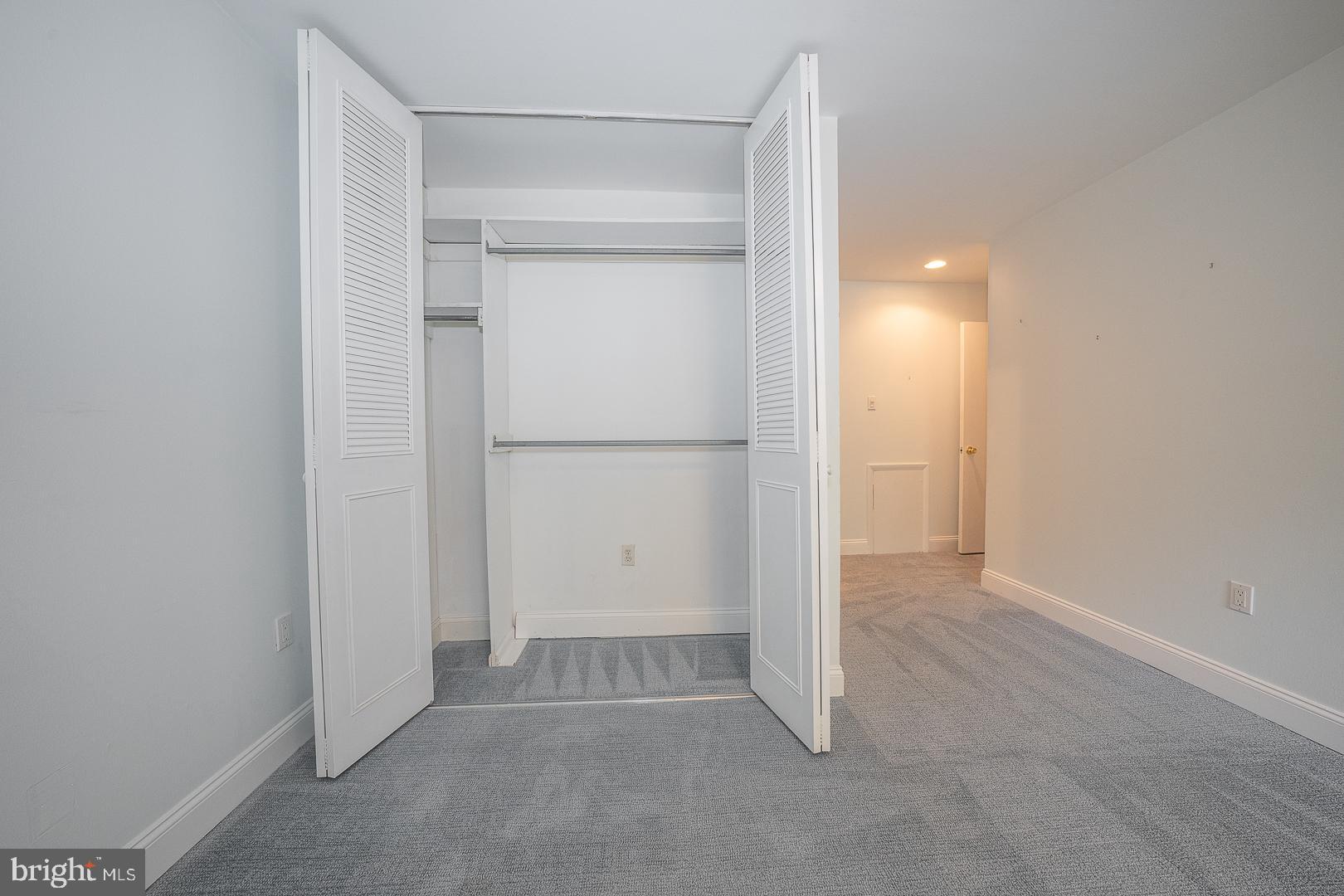 1637 Oakwood DRIVE Unit: CONDO 218
