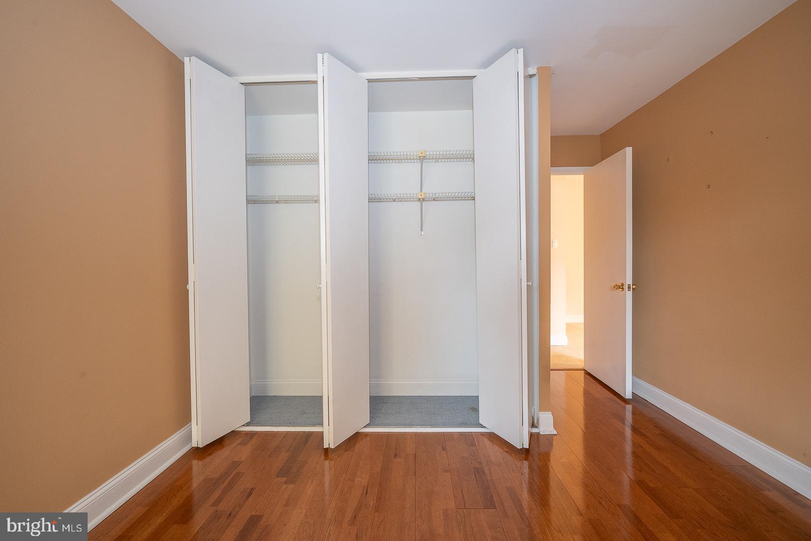 1637 Oakwood DRIVE Unit: CONDO 218
