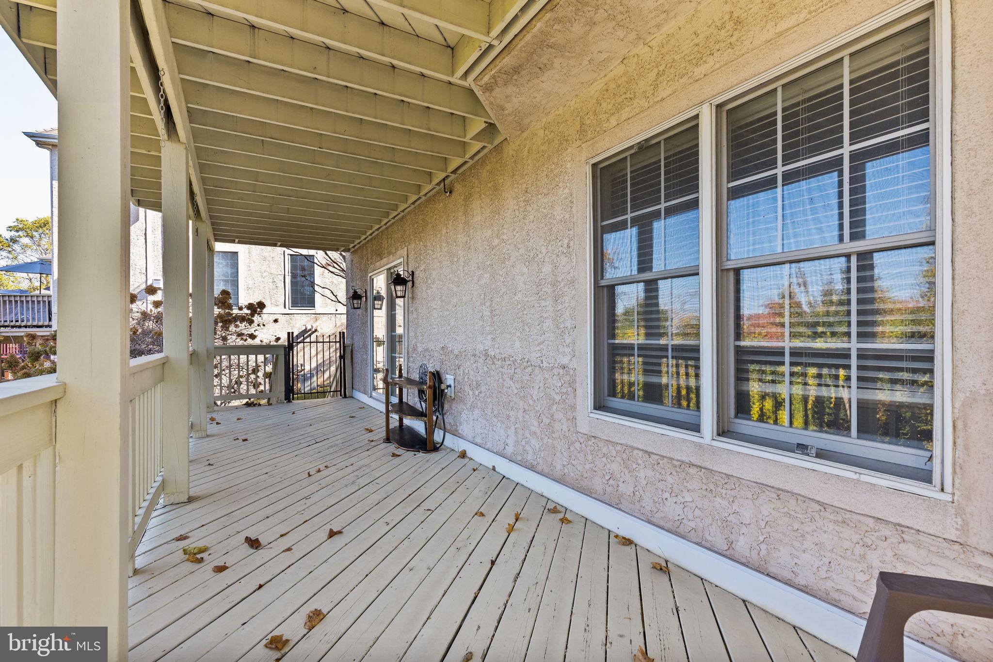 1112 Riverview Ln
