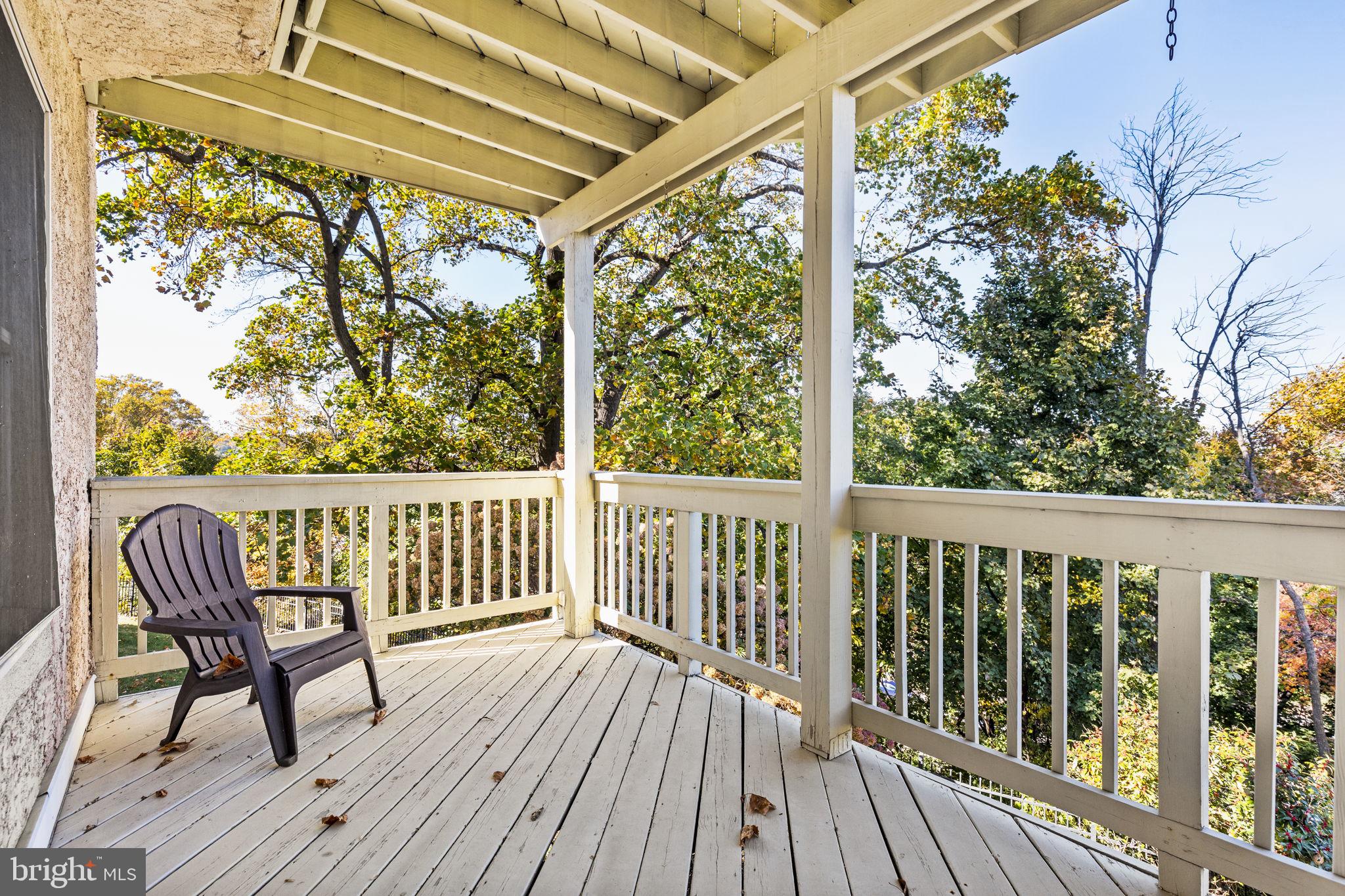 1112 Riverview Ln
