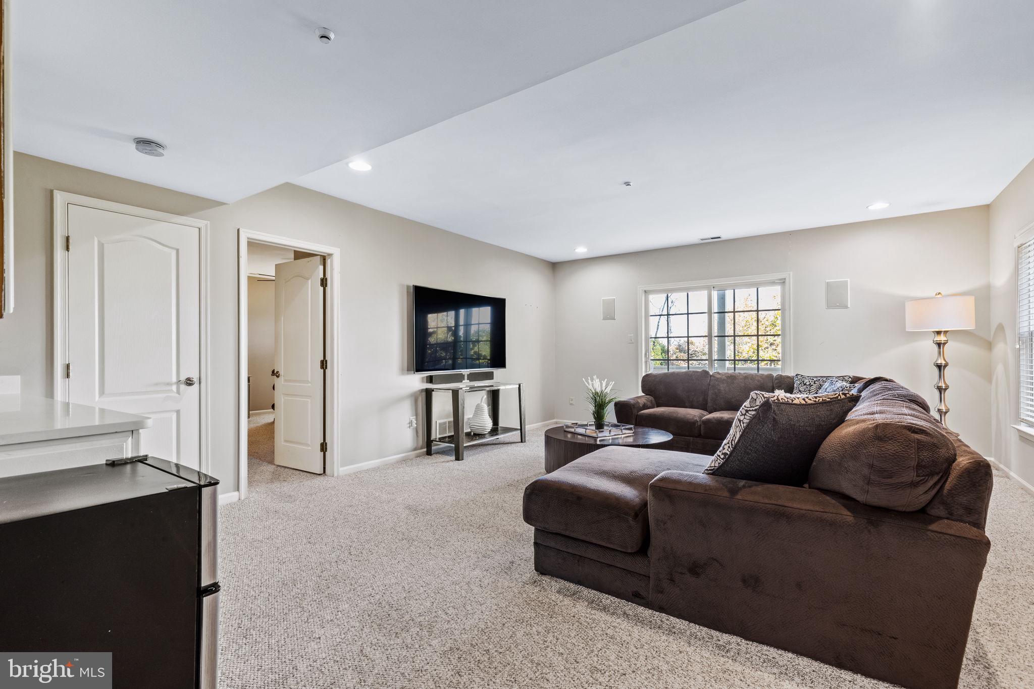 1112 Riverview Ln