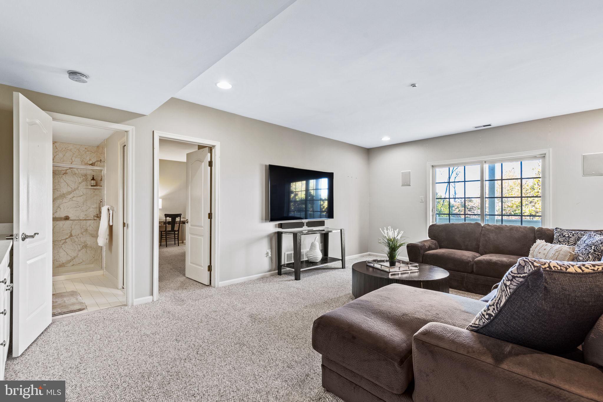1112 Riverview Ln