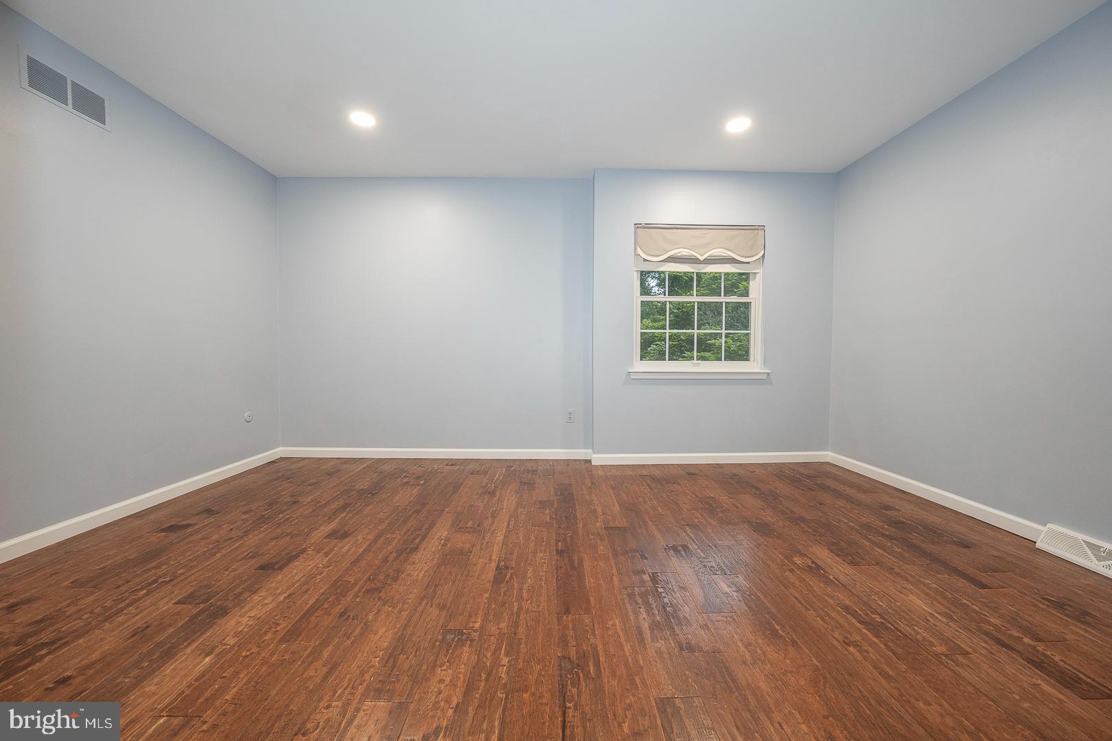 12 Raynham Rd