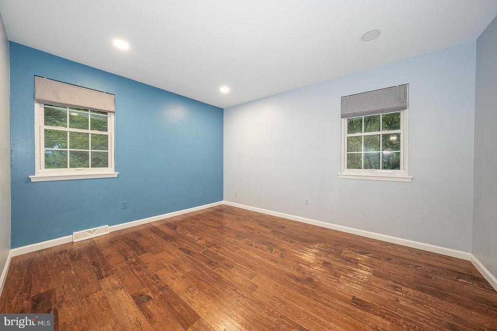12 Raynham Rd