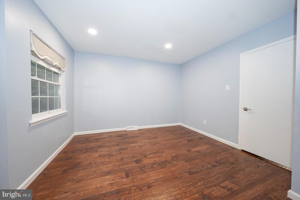 12 Raynham Rd