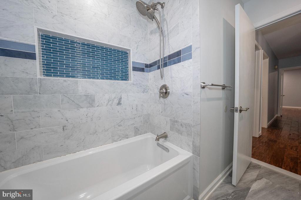 12 Raynham Rd