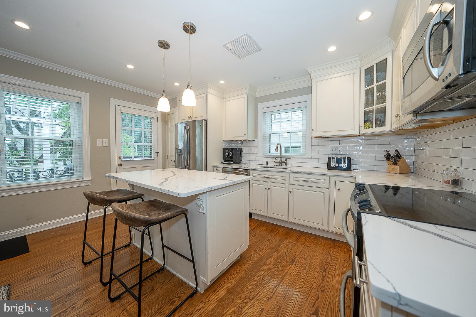 10 HANSEN CT
