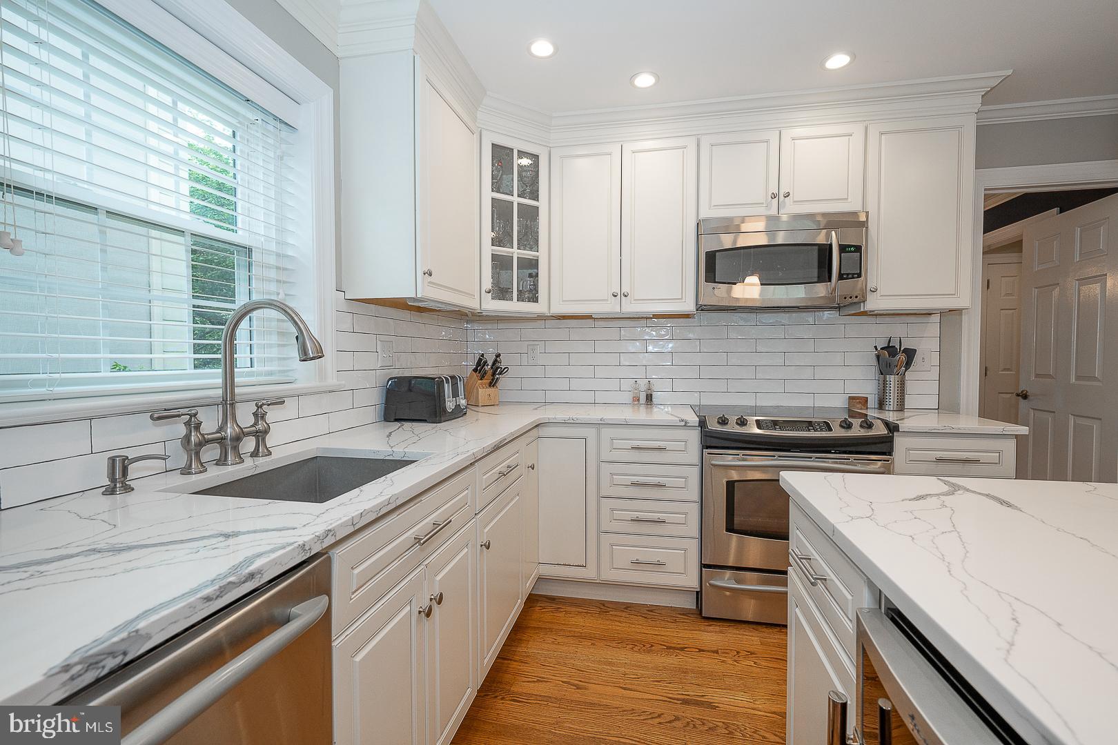 10 HANSEN CT