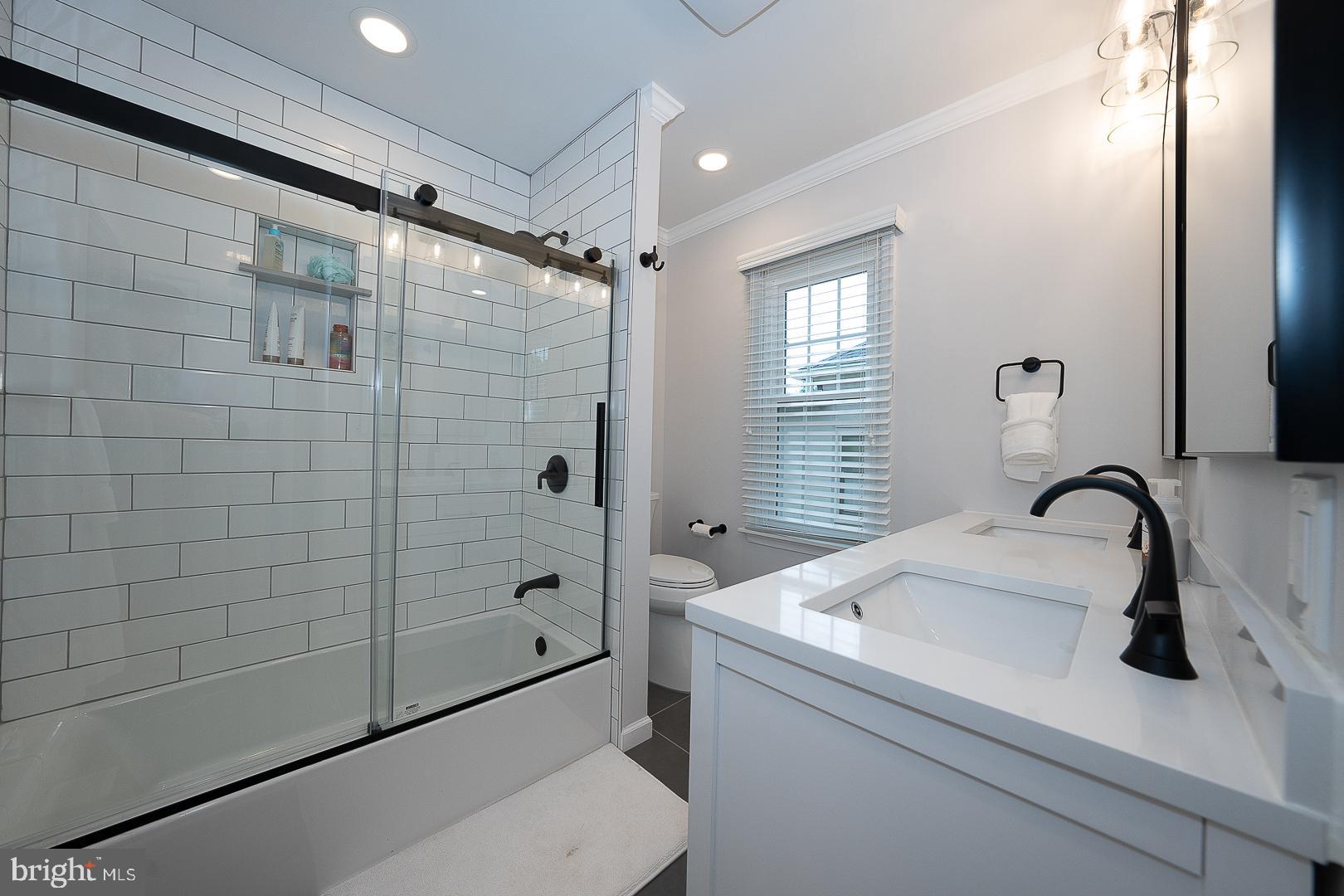 10 HANSEN CT