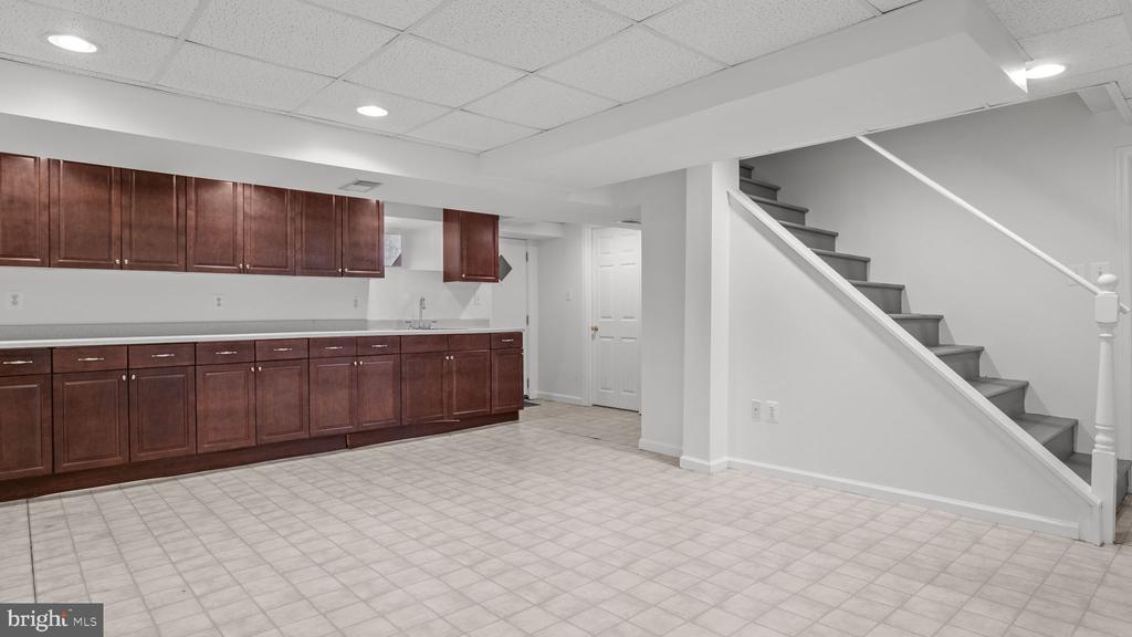 2411 ALAN ROAD