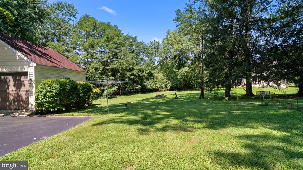 2411 ALAN ROAD