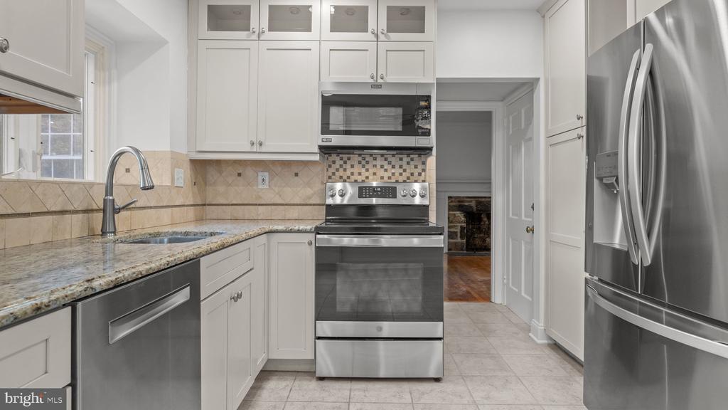 2411 ALAN ROAD