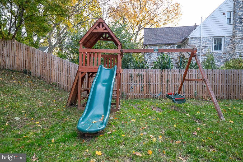 346 WINDING WAY
