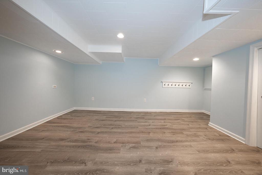 346 WINDING WAY