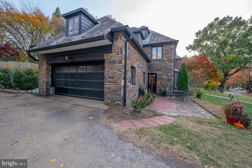 346 WINDING WAY