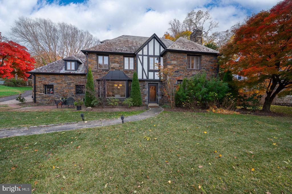 346 WINDING WAY