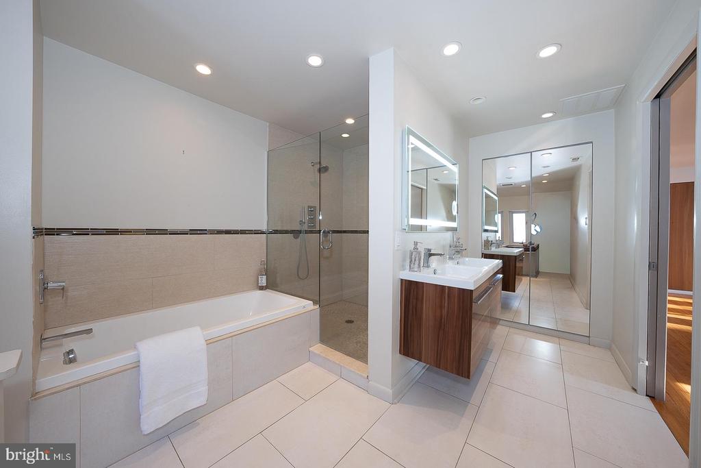 241 CHESWOLD LANE
