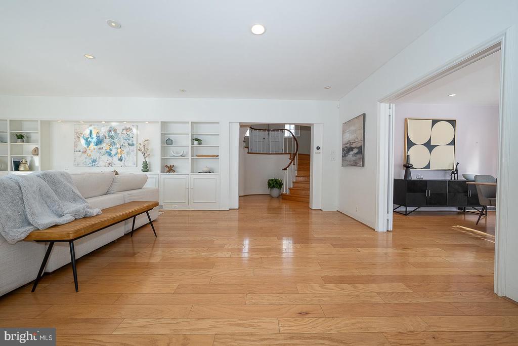241 CHESWOLD LANE