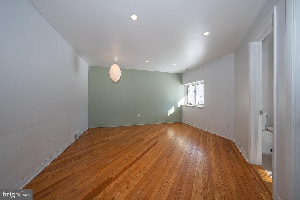 241 CHESWOLD LANE