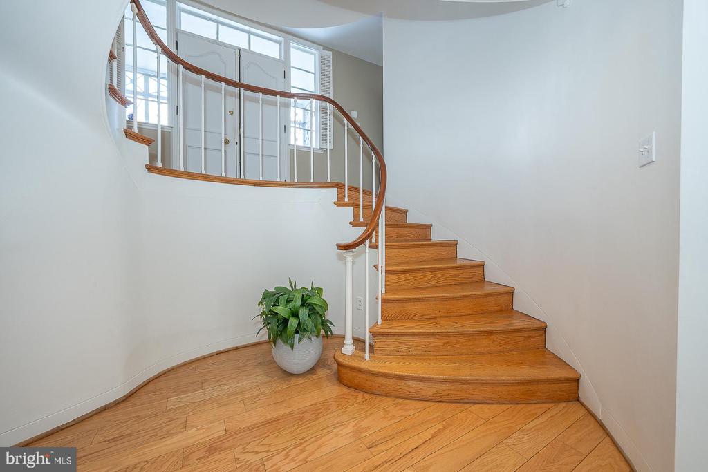241 CHESWOLD LANE