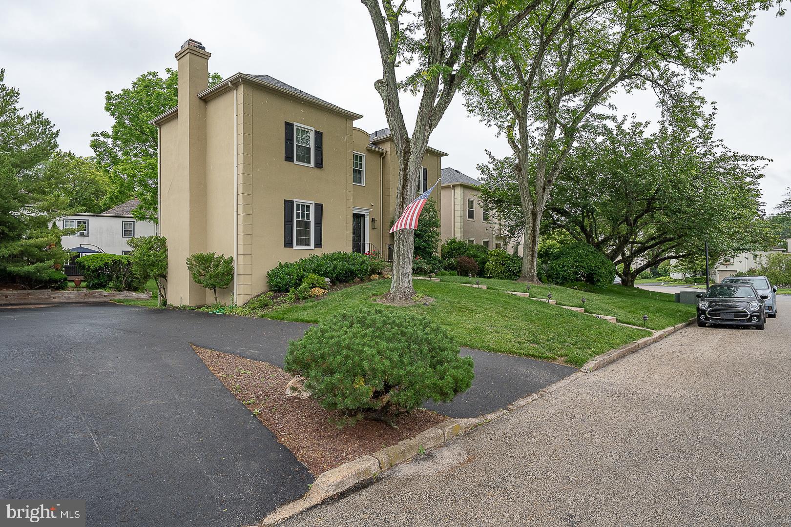 10 HANSEN COURT