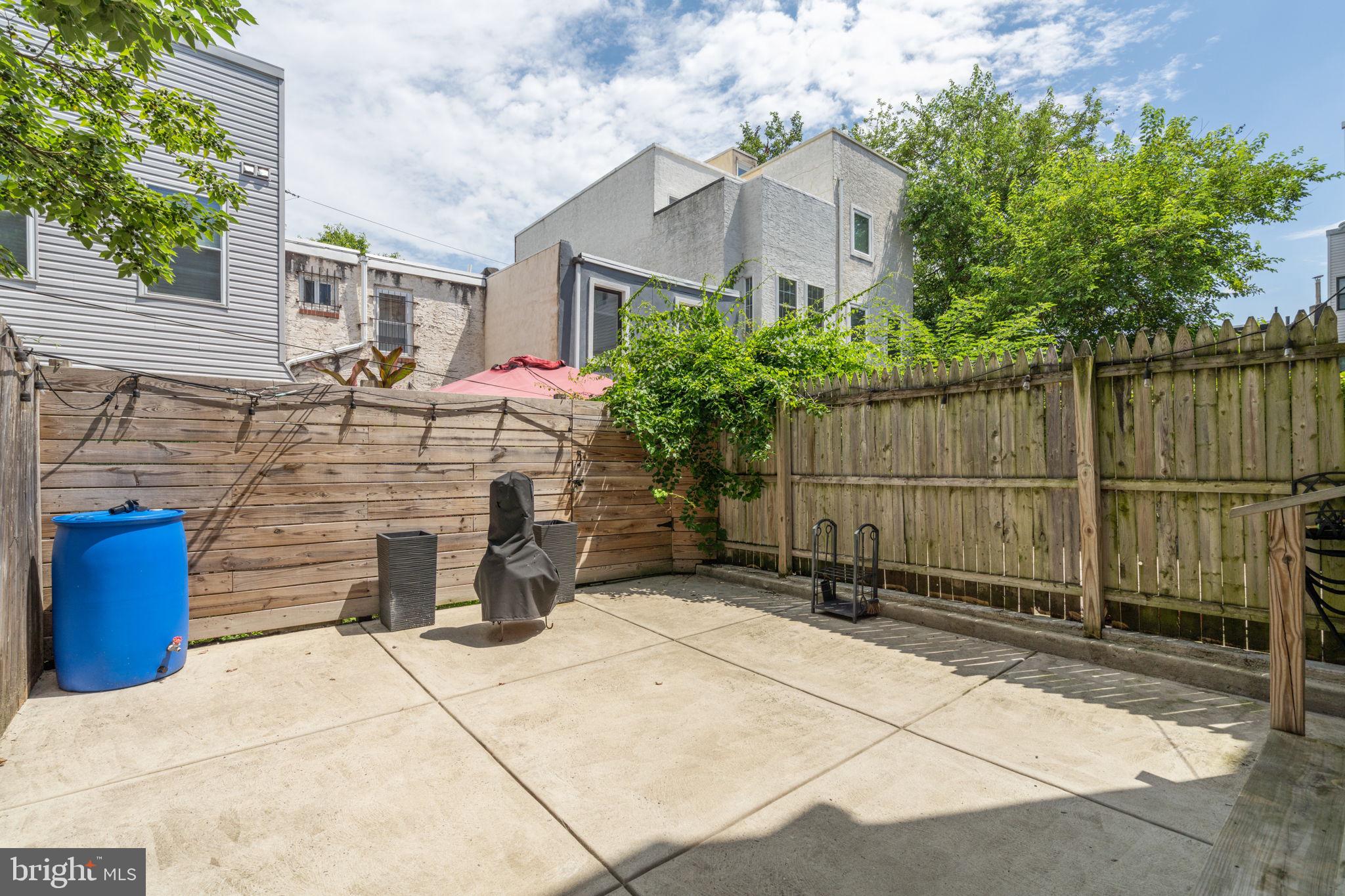 1909 Latona STREET