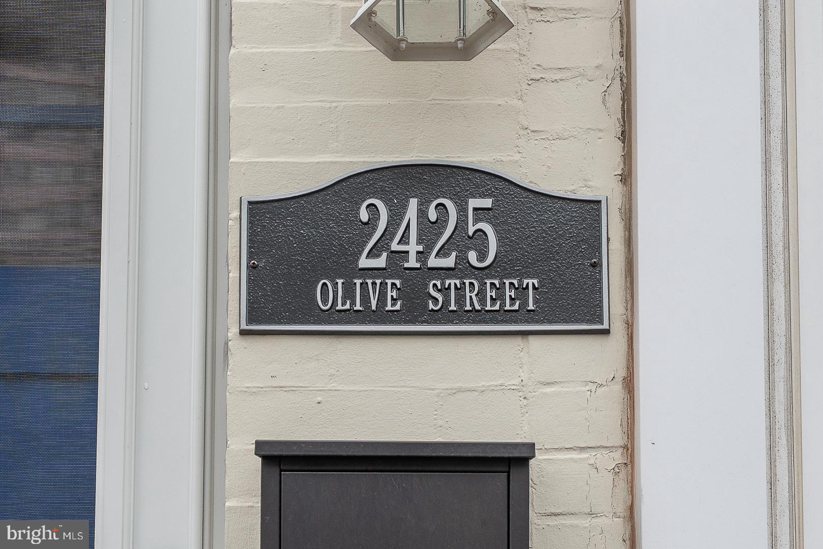 2425 Olive St