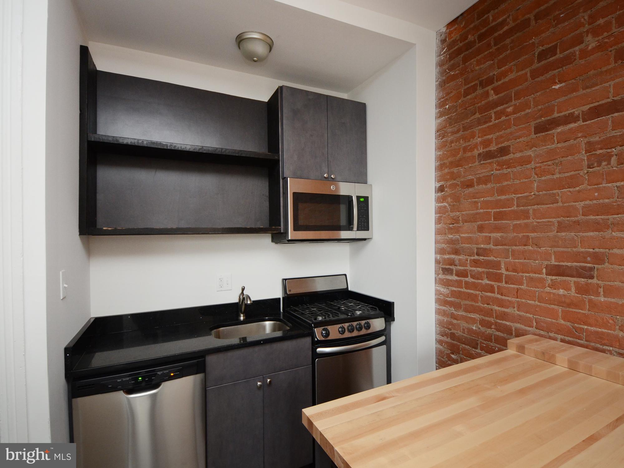 1904 SPRUCE ST #2R