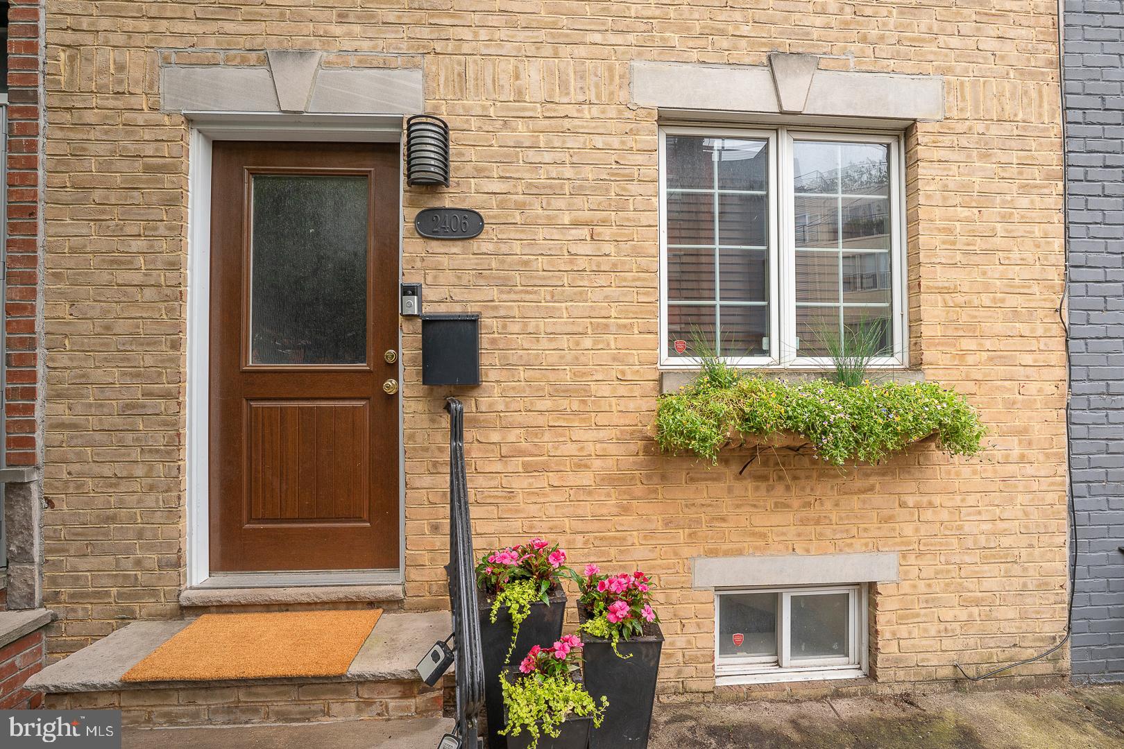 2406 CATHARINE STREET