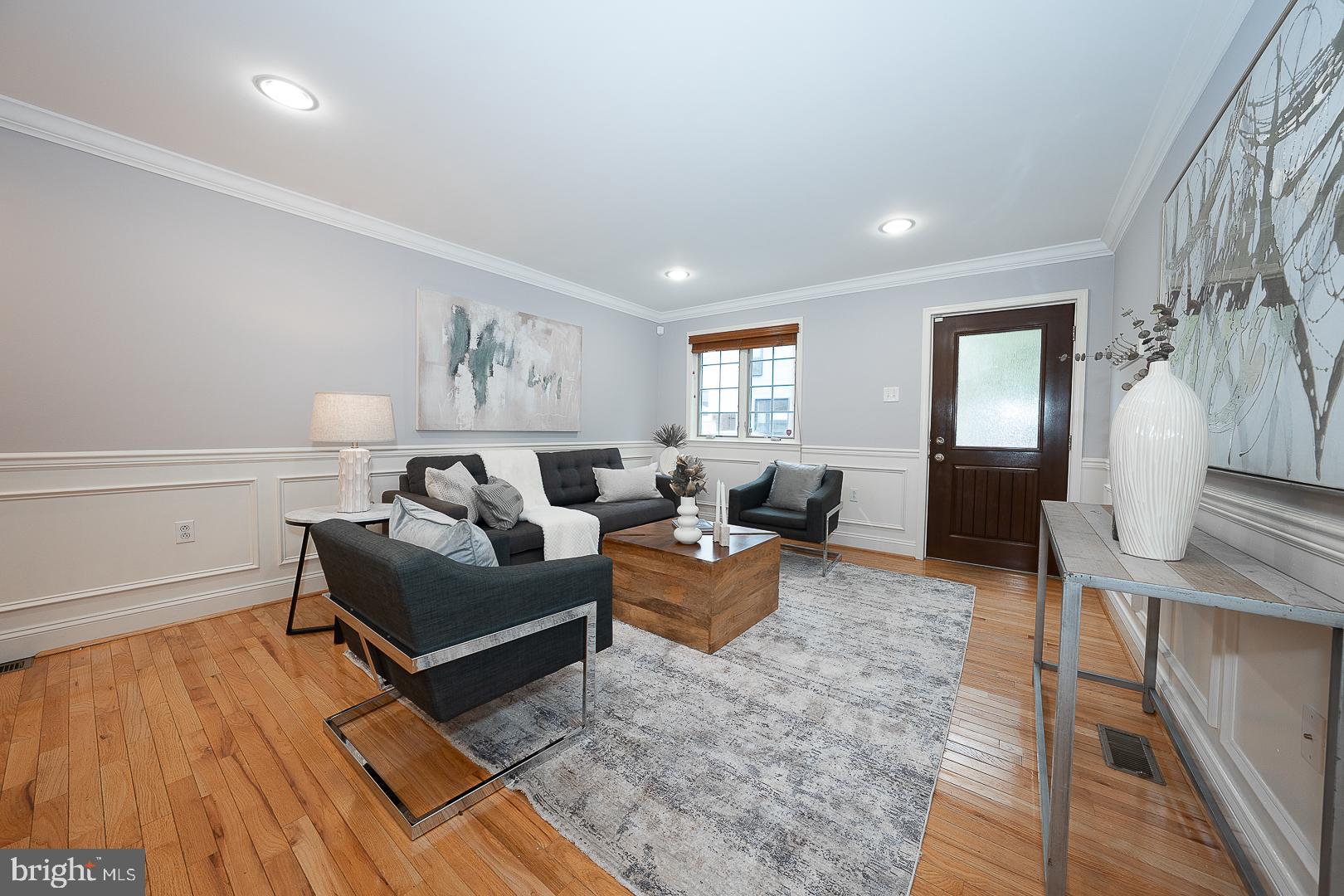 2406 CATHARINE STREET