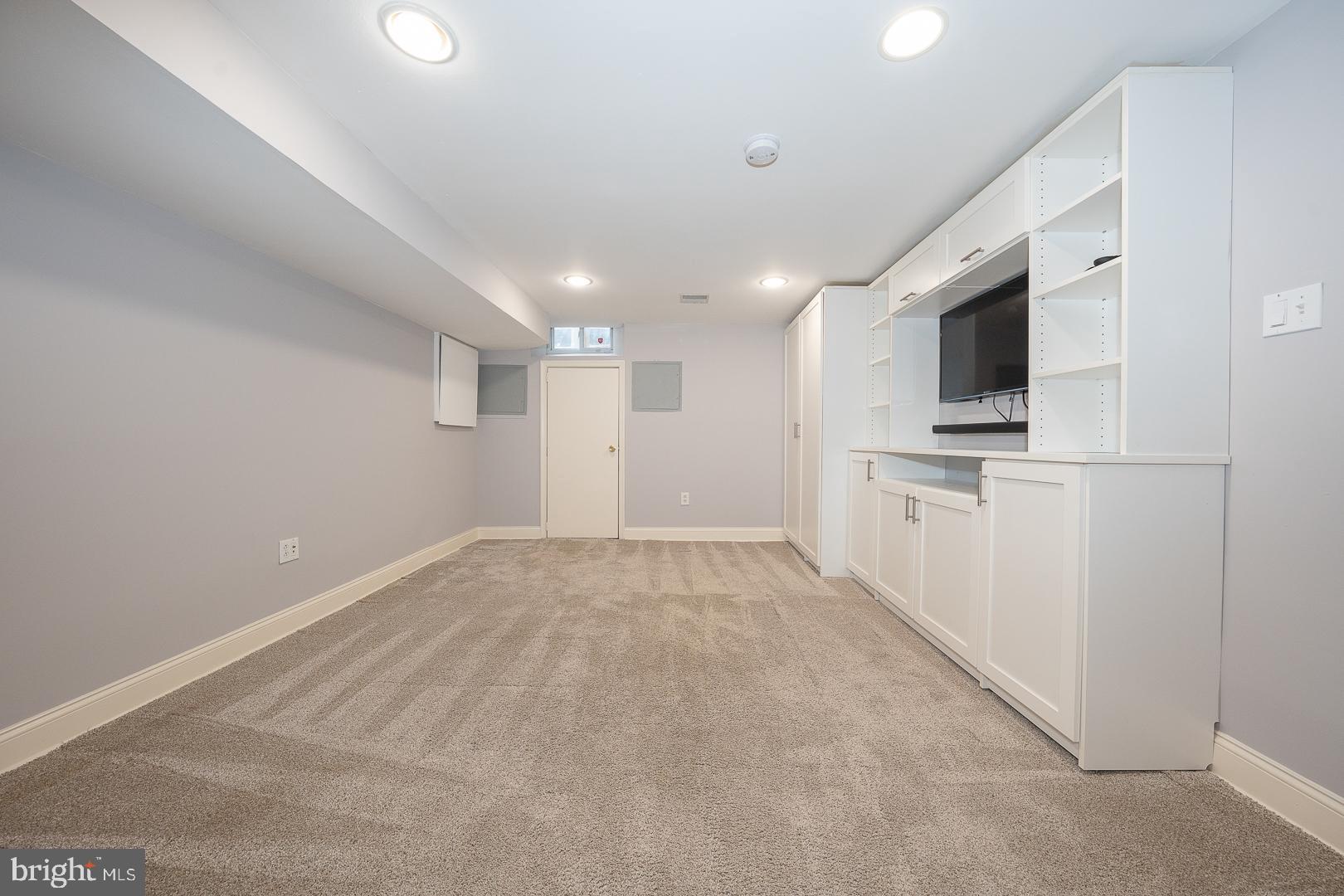 2406 CATHARINE STREET