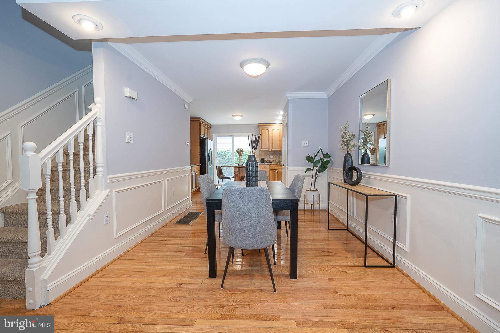 2406 CATHARINE STREET