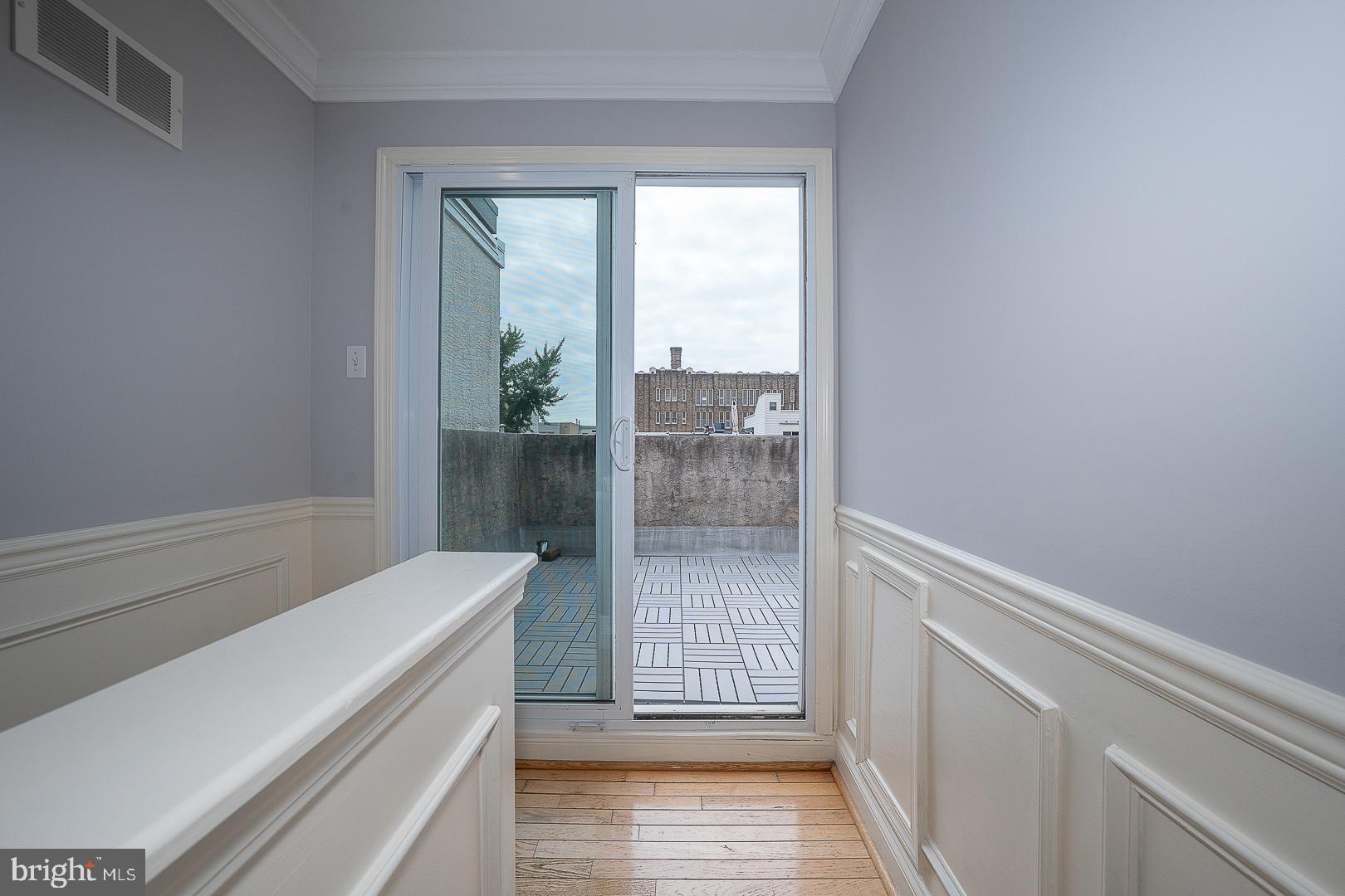 2406 CATHARINE STREET